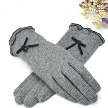 Load image into Gallery viewer, Women Full Finger Button Gloves
