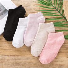 Load image into Gallery viewer, Color pattern Elastic Breathable Sock

